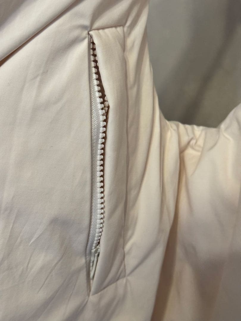 HYEIN SEO PADDED VEST ダウンベスト　アイボリー