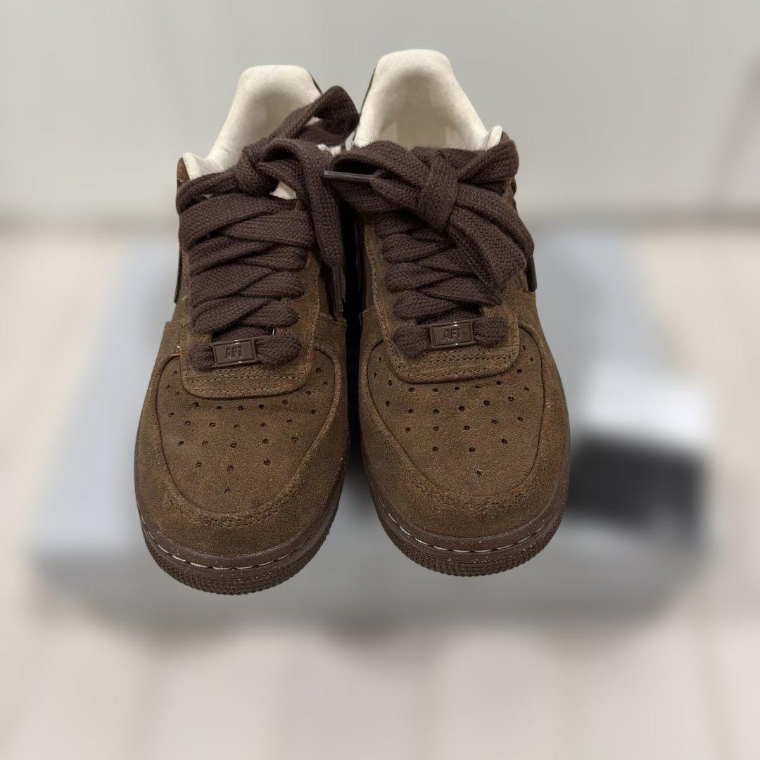 NIKE AIR FORCE 1 チョコ　23.5