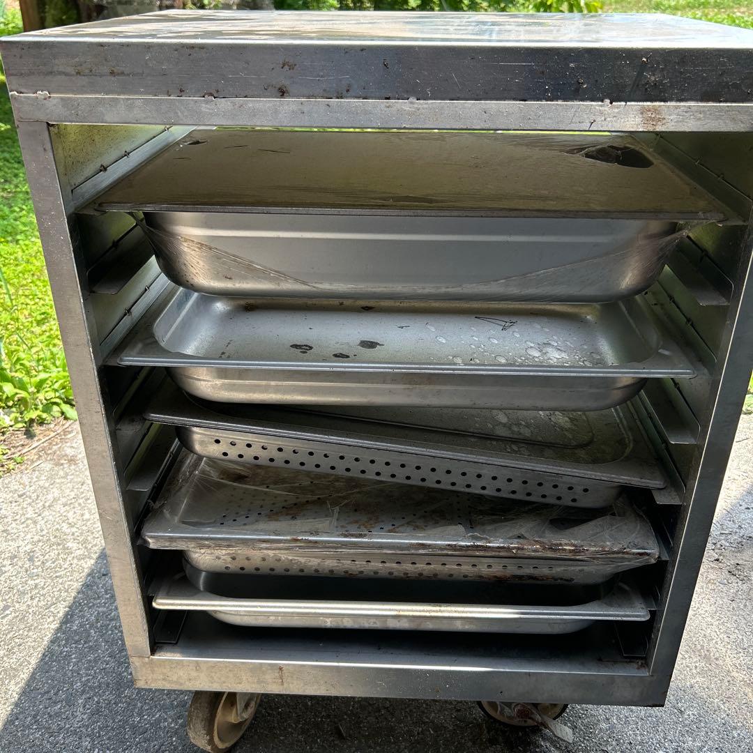 業務用　ステンレスラック　ホテルパン用　コロ付き　ホテルパンは付きません。