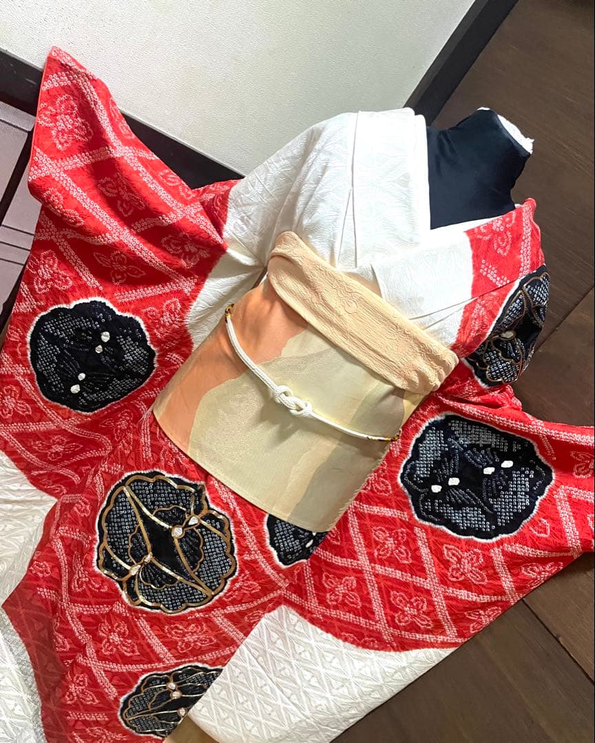 振袖フルセット6点サイズS〜M 駒刺繍　絞り　花蝶文　向かい鶴やまと誂製　正絹