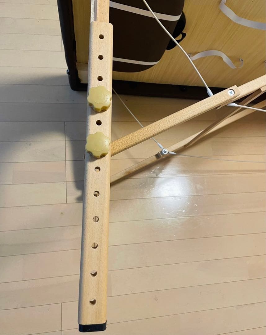 折りたたみ　マッサージベッド　長さ185×幅70×高さ51〜83センチ　状態綺麗