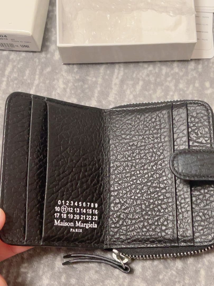 【使用期間半年程】メゾンマルジェラ ジップアラウンド コンパクトウォレット