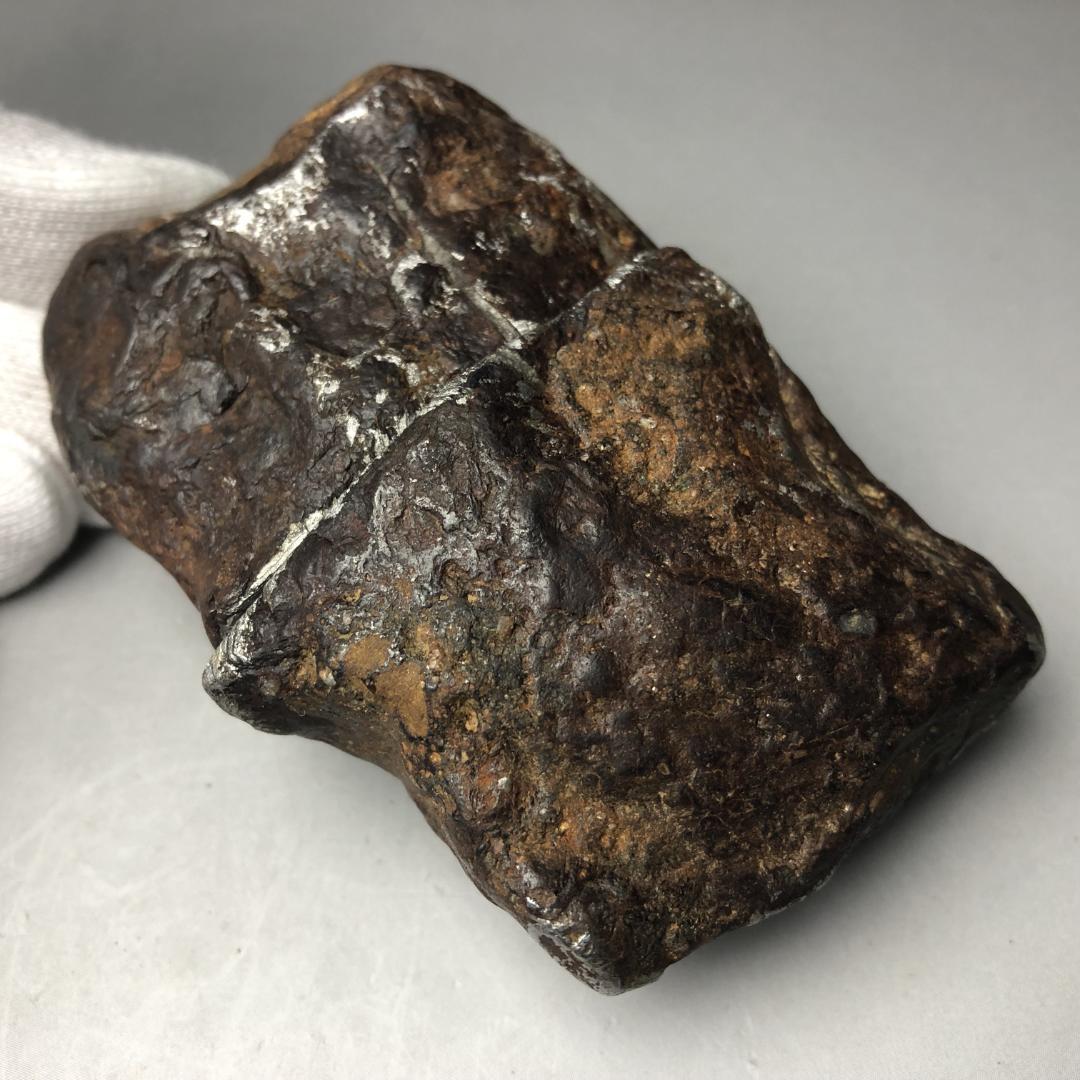 メ*8様 アルタイ隕石　 丸ごとカット鉄隕石　外皮付き隕石　原石　重さ約463ｇ