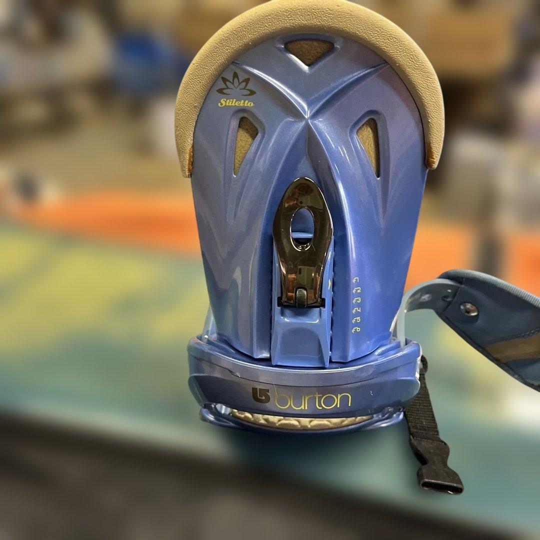 SALOMON スノーボード　BURTON ビンディング　レディース　145㌢