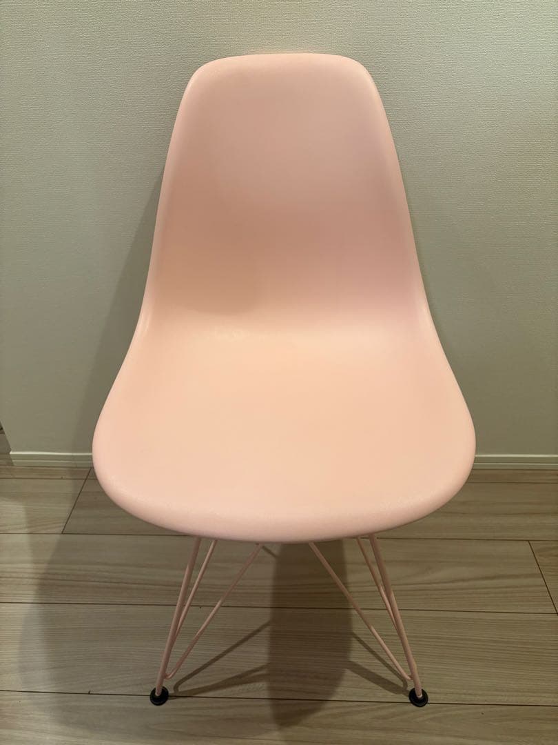 Herman Miller X HAY ピンクシェルサイドチェア