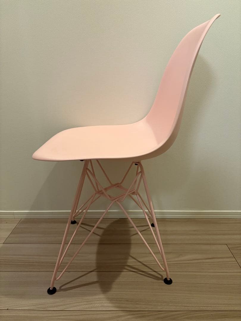 Herman Miller X HAY ピンクシェルサイドチェア