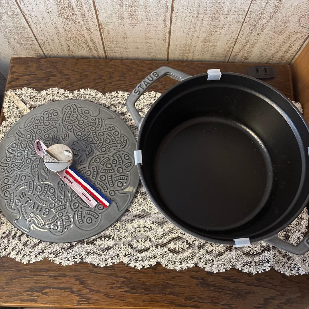 STAUB ココットラウンド ミナペルホネン　ストウブ