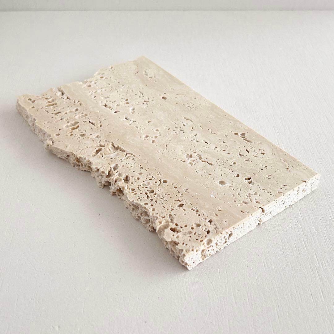 538ロマノトラバーチン（大理石端材プレート）