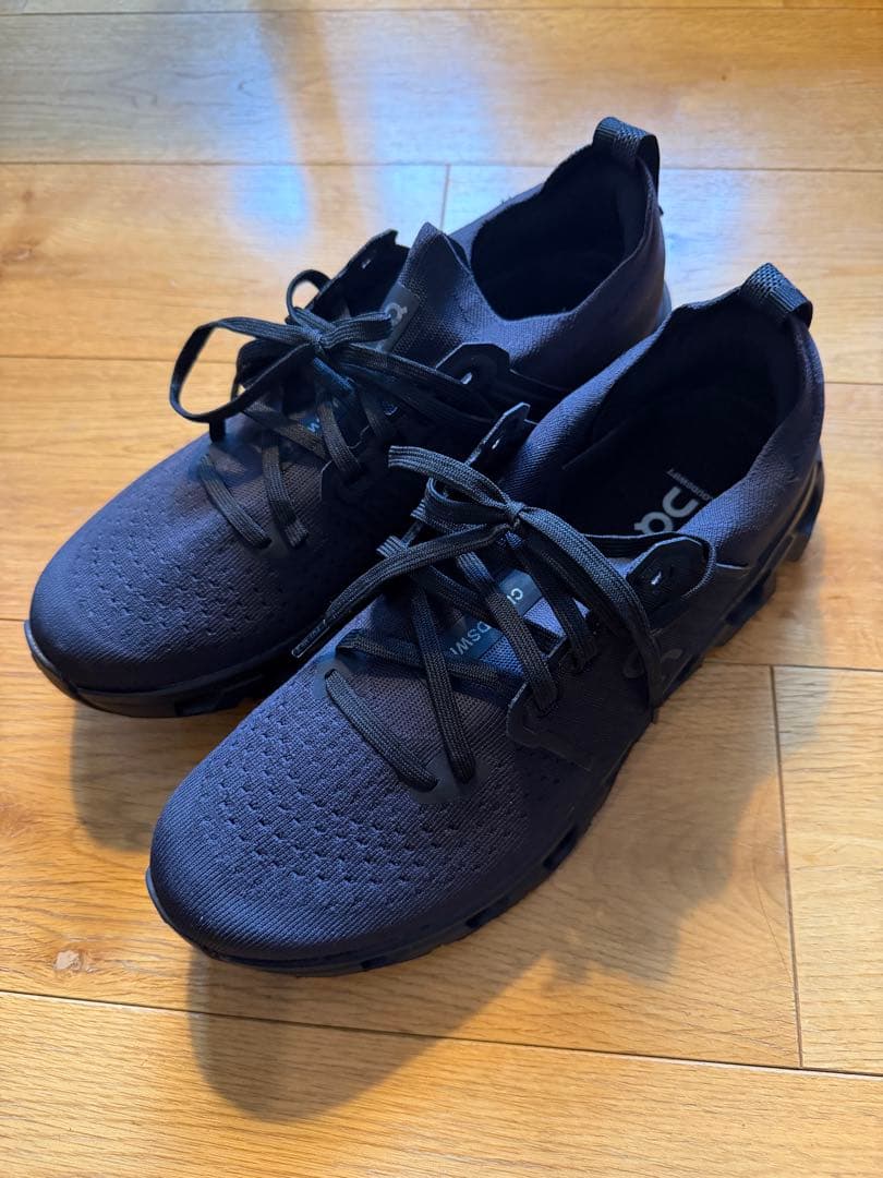 On ブラック Cloudswift 4 スニーカー