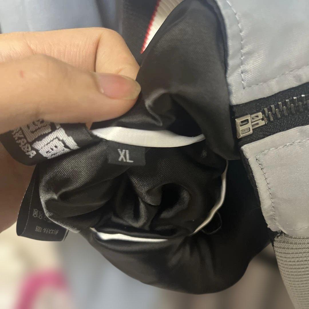 真・女神転生　LAW＆CHAOS リバーシブルスカジャン　墓場の画廊