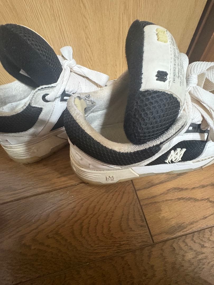 AMIRIスニーカー