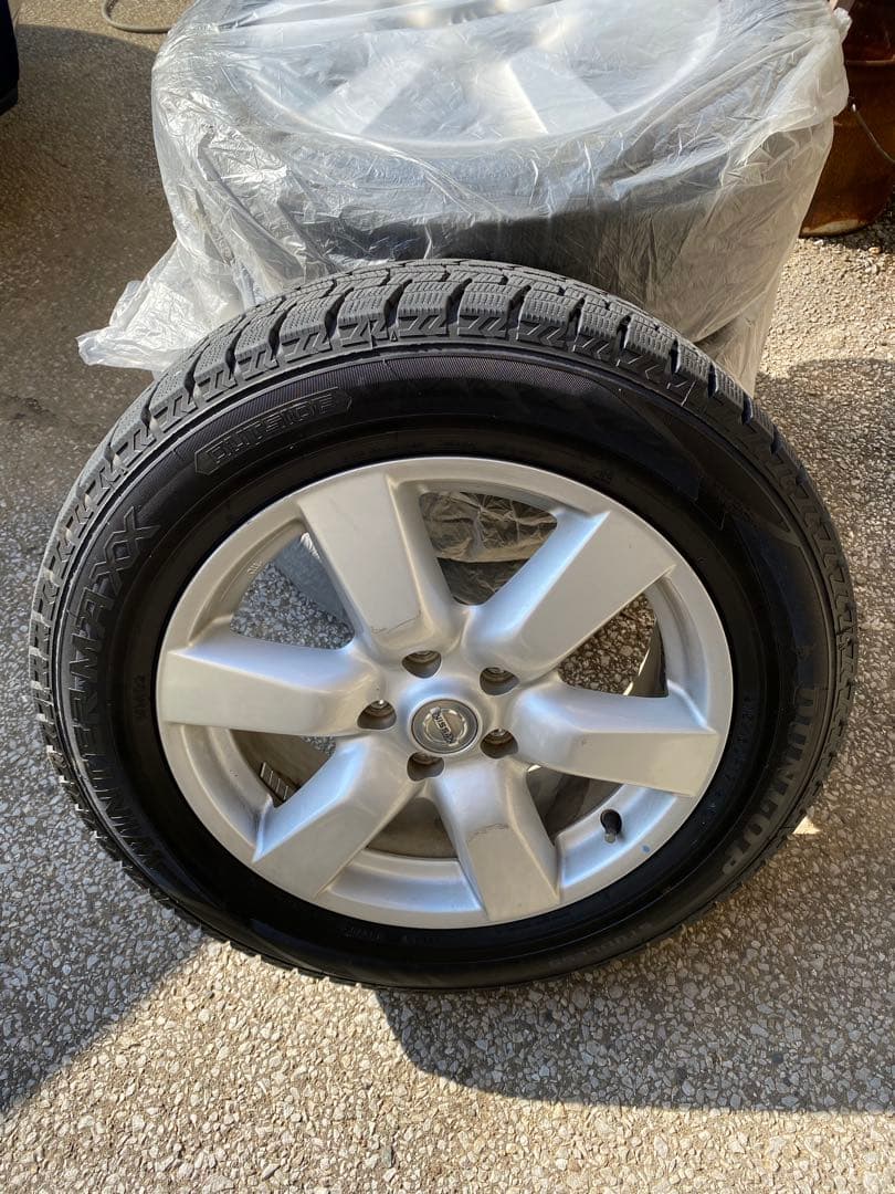 日産純正アルミホイールとスタッドレスタイヤ 215/60R17 のセット