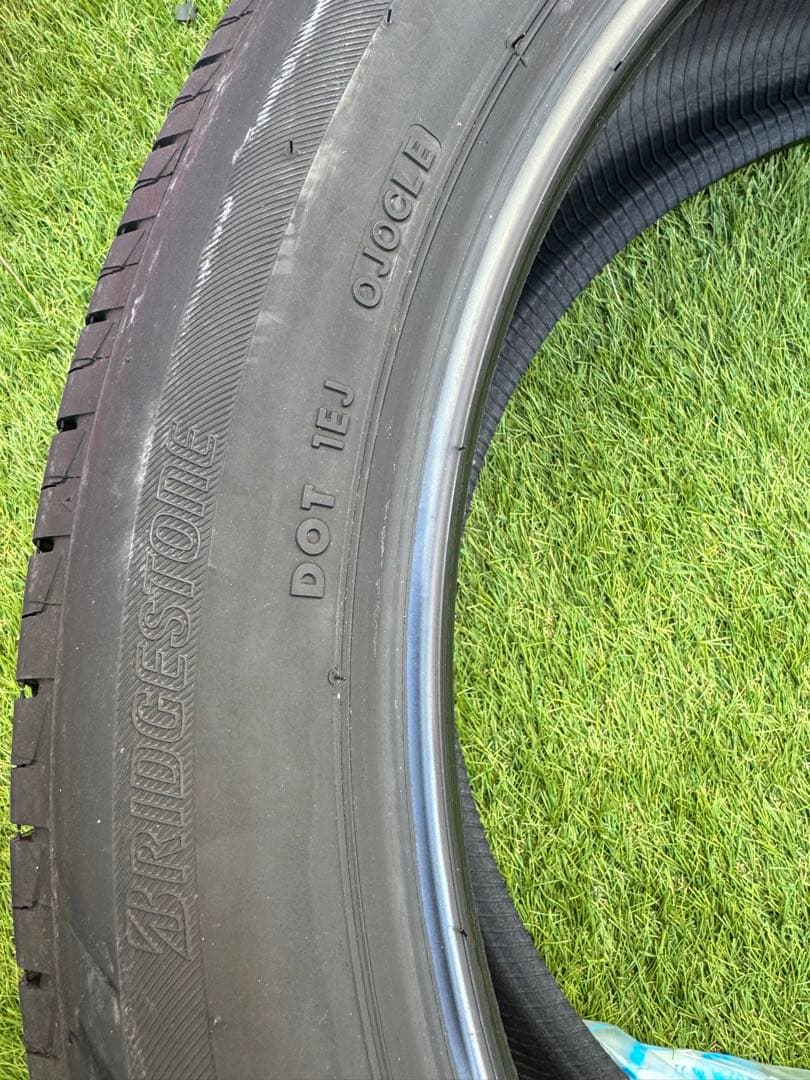 送料込み！ブリヂストン　ALENZA 235/50R21 タイヤ　レクサスRX
