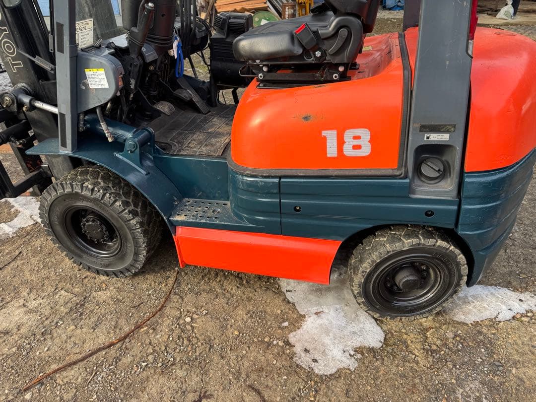 トヨタフォークリフト１.８ジィーゼル、サイドシフトフォーク