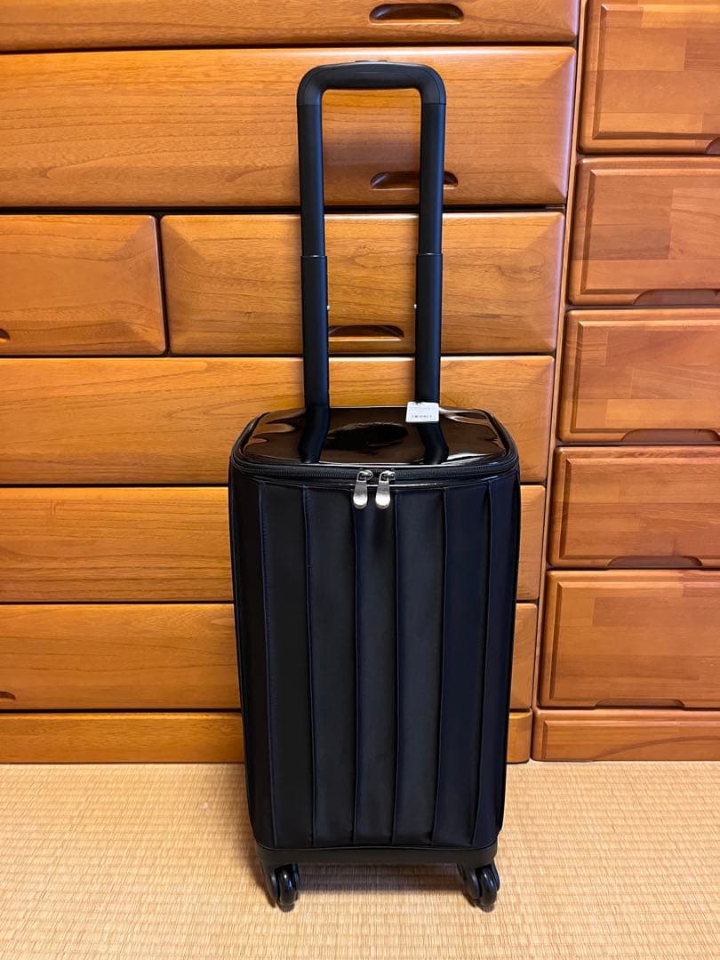 黒 キャリーケース