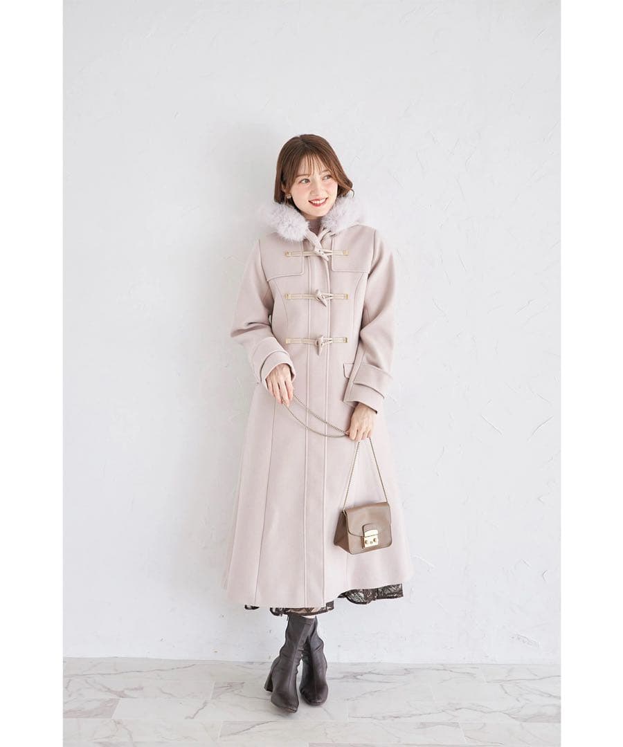 取り外し可能なファー付きフィット＆フレアシルエットダッフルコート　tocco