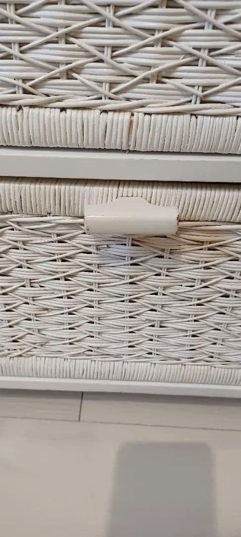 ホワイトラタン　籐　チェスト　飾り棚　天板ガラス　◆引き取り限定◆最終値下げ