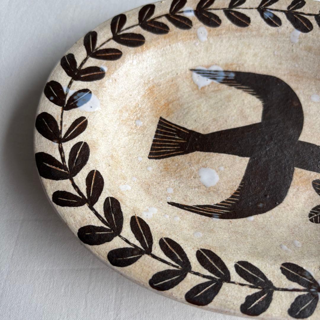 鹿児島睦　楕円　オーバルプレート　器　皿　鳩　ツバメ　鳥　草花　かごしままこと