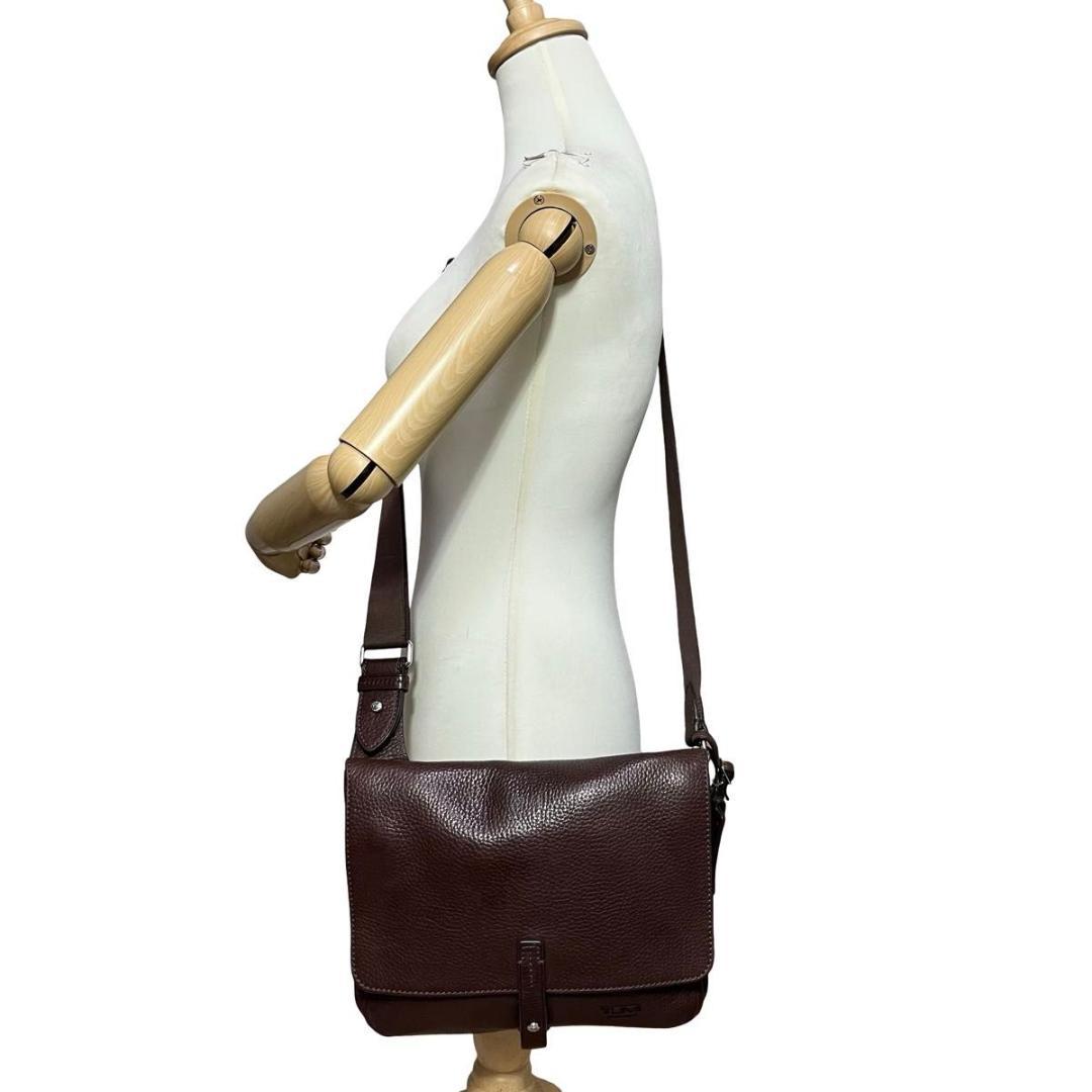 極美品　未使用級　トゥミ　ショルダーバッグ　クロスボディバッグ　オールレザー