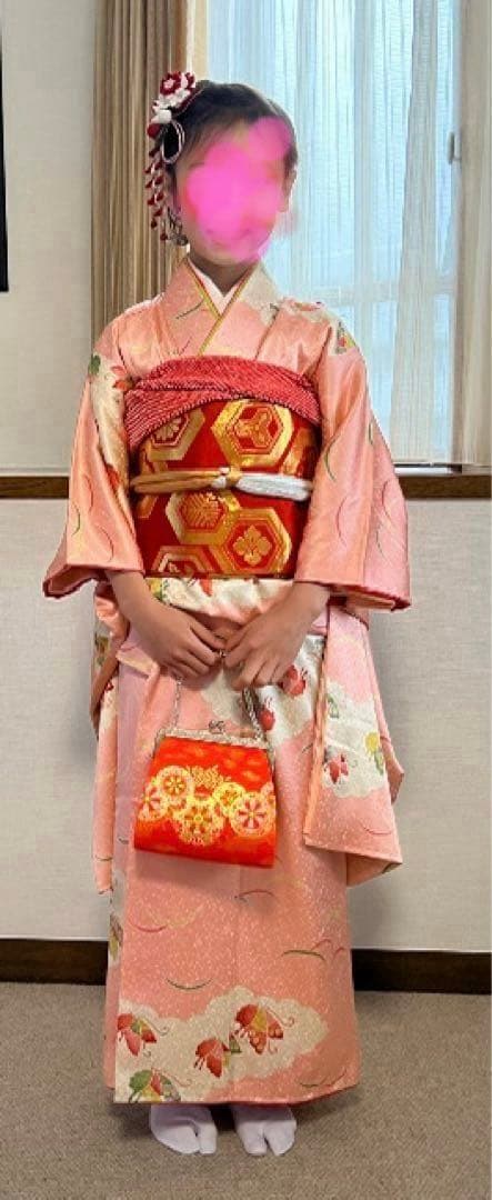 ピンク 花柄 着物。髪飾り。袴