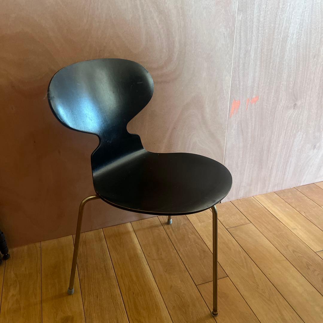 アルネヤコブセン　アントチェア