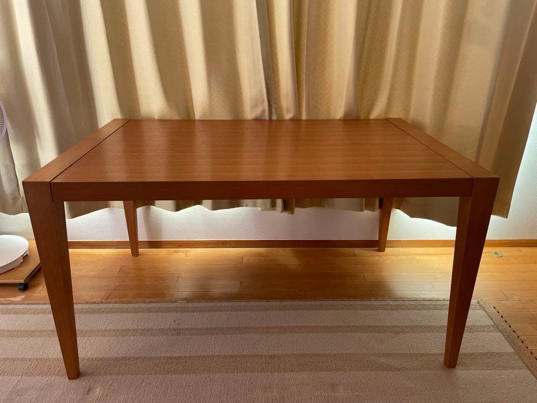 ダイニングテーブル 無垢材 シンプルモダン　アクタスダイニングテーブル