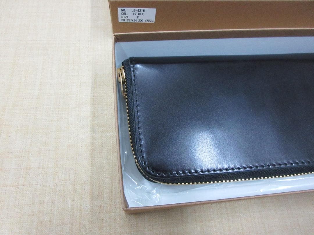 BARNS OUTFITTERS コードバン黒　ラウンドファスナー長財布