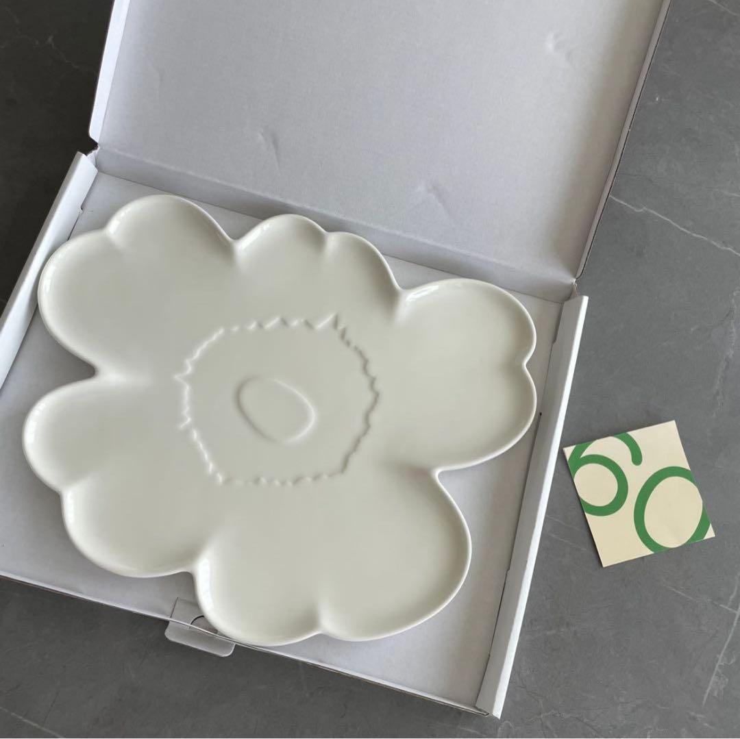 新品　マリメッコmarimekko 60th サービングプレート32cm