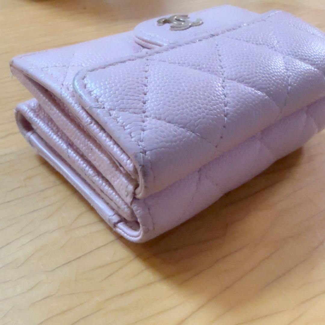 CHANEL キャビアスキン　三つ折り財布 ベビーピンク