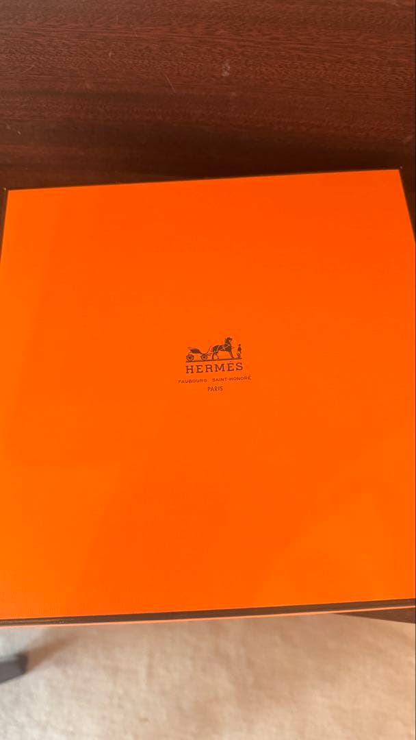エルメス　カレ　LES RUBANS DU CHEVAL シルクスカーフ