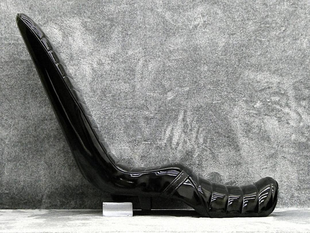 ＮＣ３１　黒エナメル 60ｃｍ　三段シート/ブラックCB400SF前期