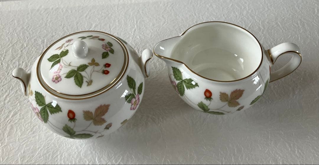 ウエッジウッド　ワイルドストロベリー食器セット