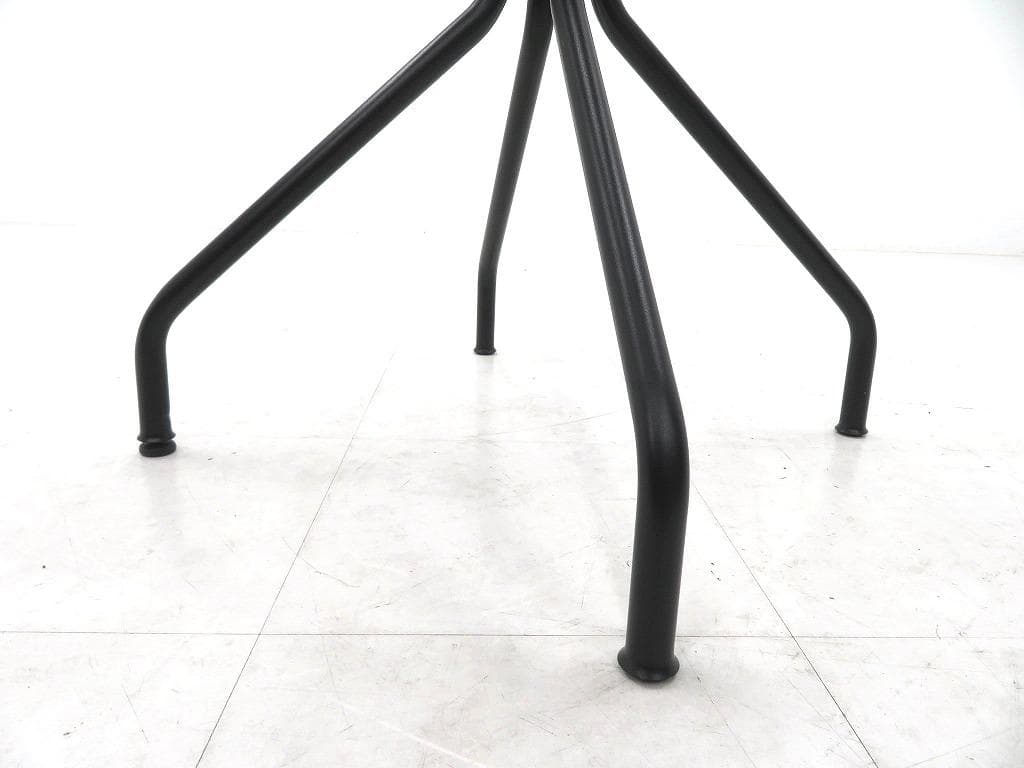 展示品　アクタス　エミュ　emu ガーデンテーブル　ダイニングテーブル　カフェ