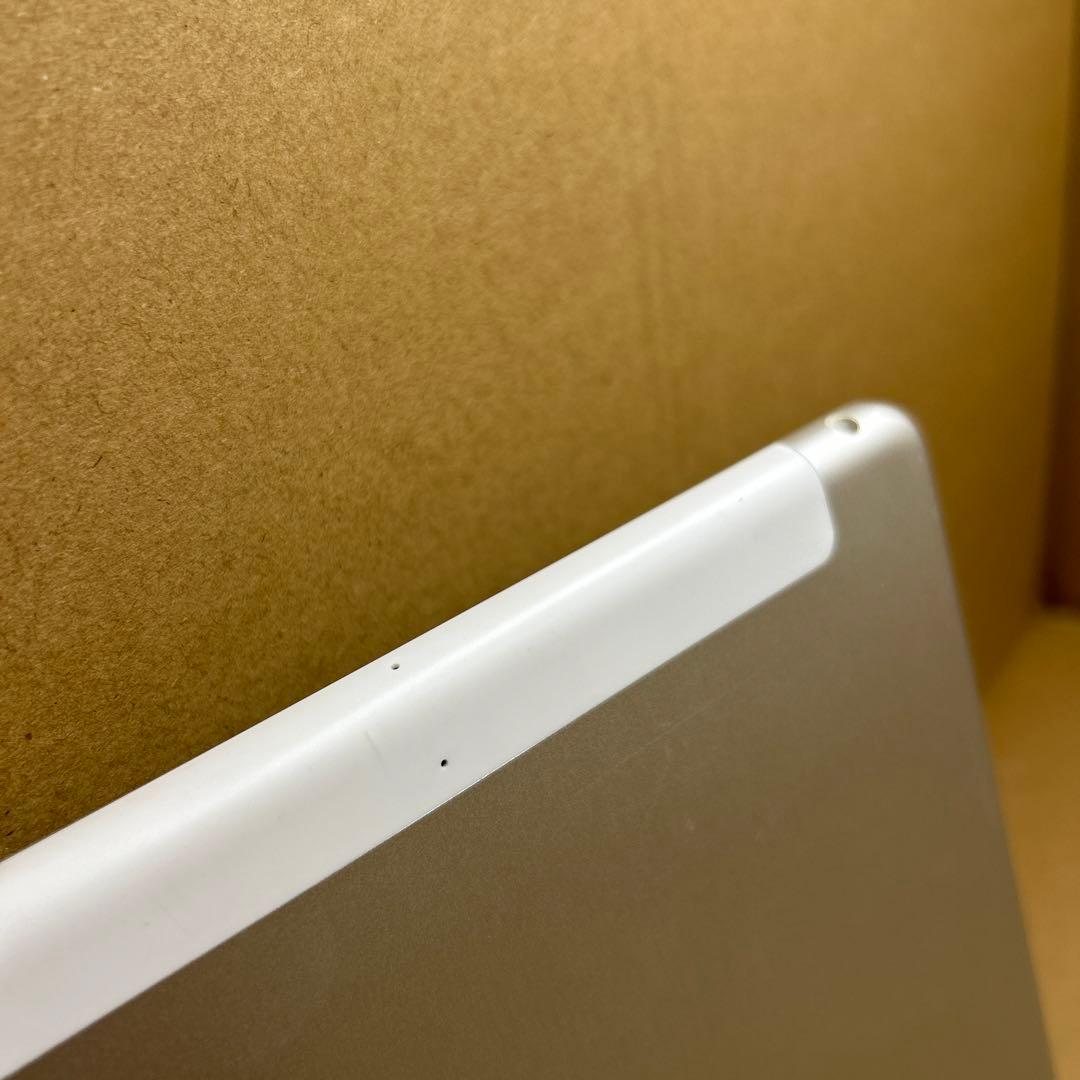 Apple iPad (第５世代) Wi-Fi+Cellular 128GB