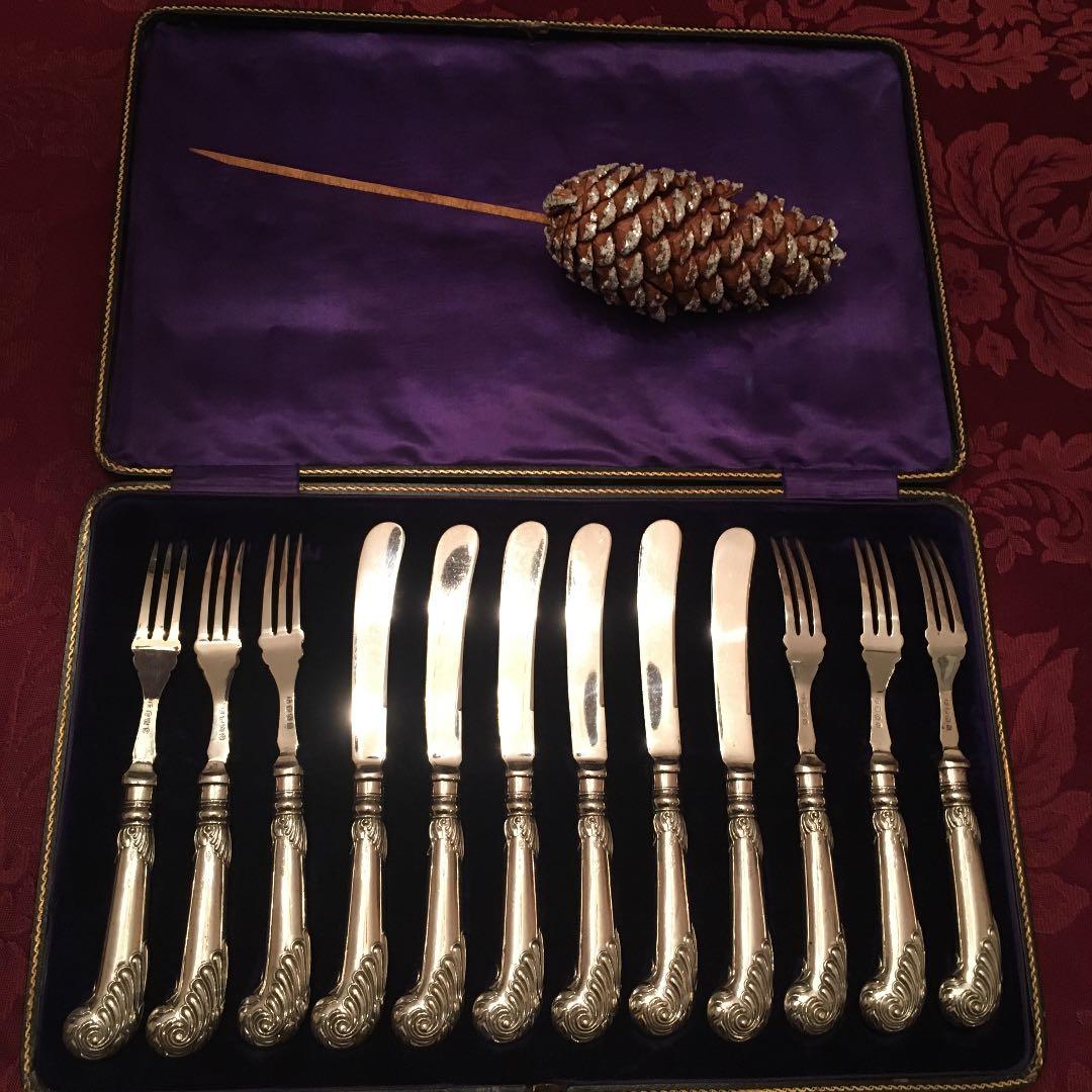 再お値下げ！英国製アンティーク純銀ナイフとフォーク12本お箱入り