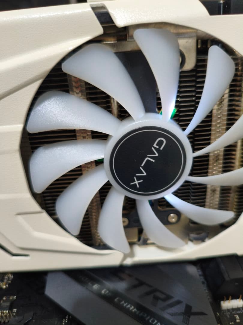 グラフィックボード・グラボ・ビデオカード GALAX geforce GTX1070ti EX-SNPR White