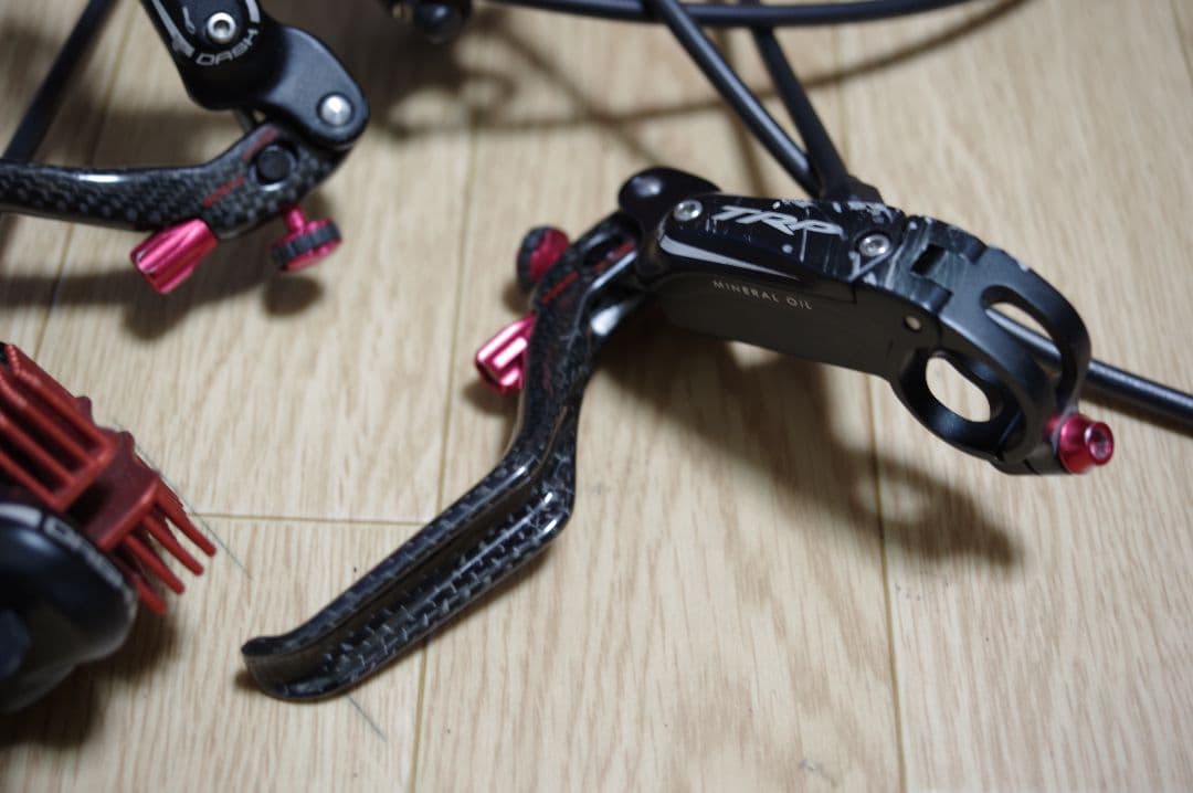 TRP DASH CARBON　油圧ディスクブレーキ　MTB