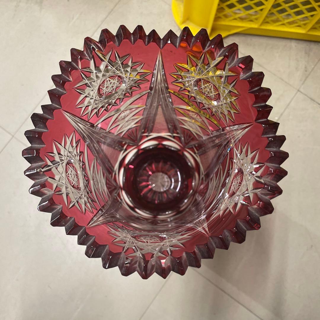 赤色クリスタルカットフラワーベース