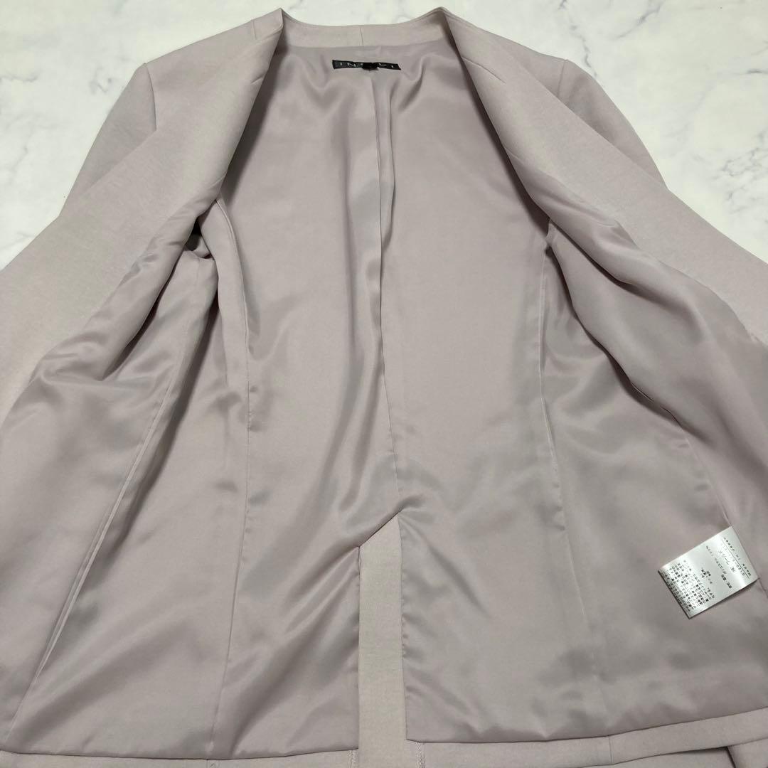 美品　インディヴィINDIVI ノーカラーパンツスーツ　ベージュ系　サイズ36