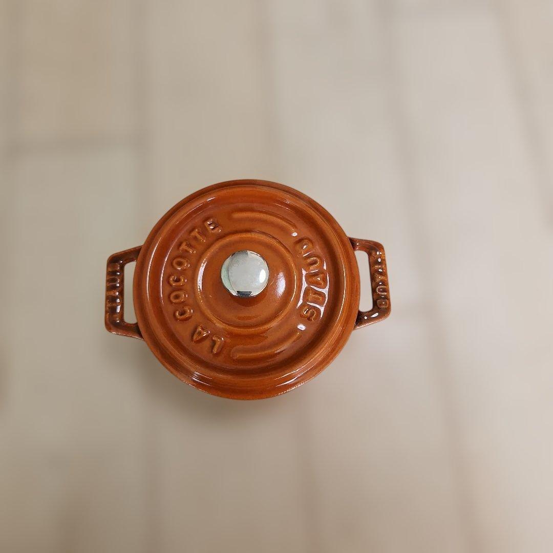 staub　ココット　廃盤カラー　サイズ10 シナモン