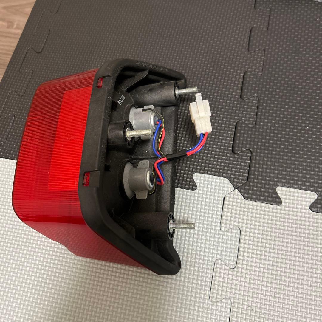 zrx400サイドカバー左右　 テールランプテールカウル