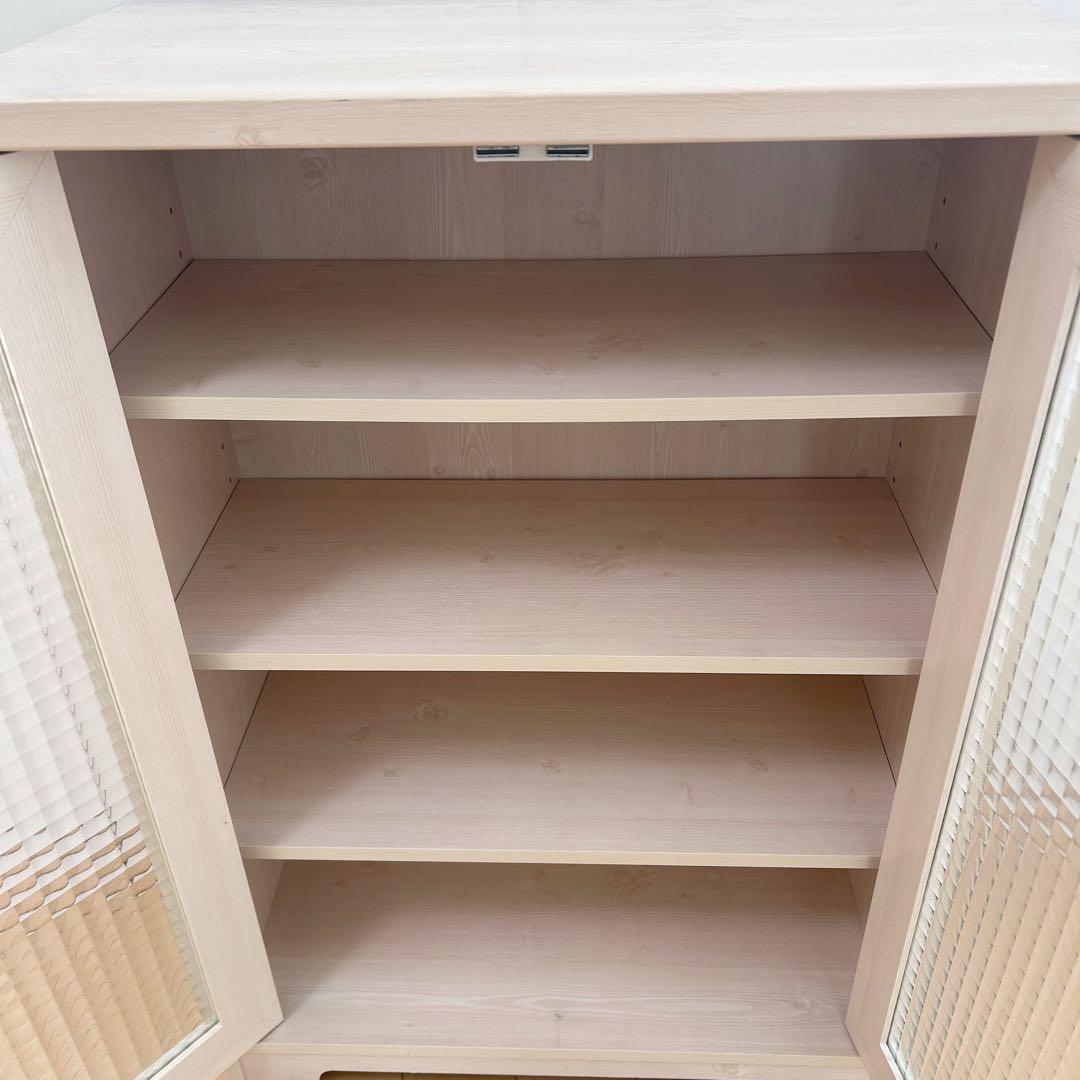 カントリーキャビネット　北欧　食器棚　チェッカーガラス　木目調　キッチン