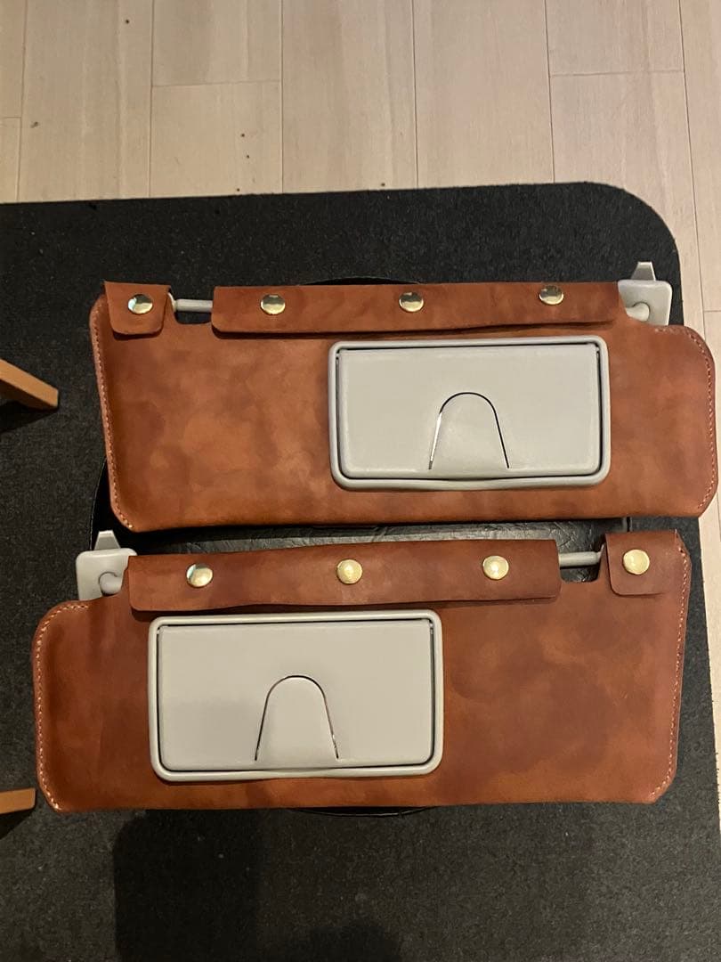 【なおこ】ジムニーJB64/JB74用サンバイザーレザーカバー