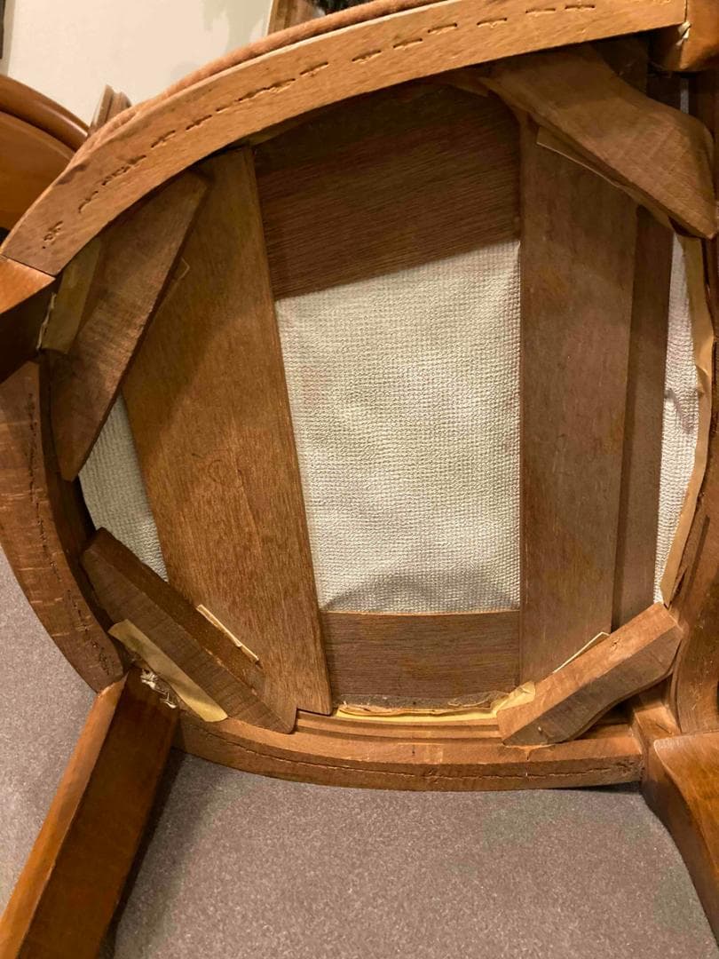 アンティーク／ダイニングチェア／ブラウン／猫脚／彫刻デザイン／ベロア調