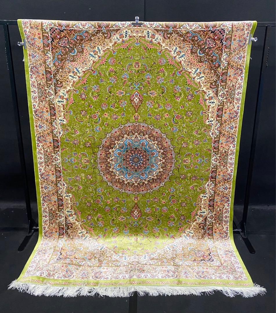 ペルシャ絨毯 イラン クム産　シルク100% 手編み　289万ノット