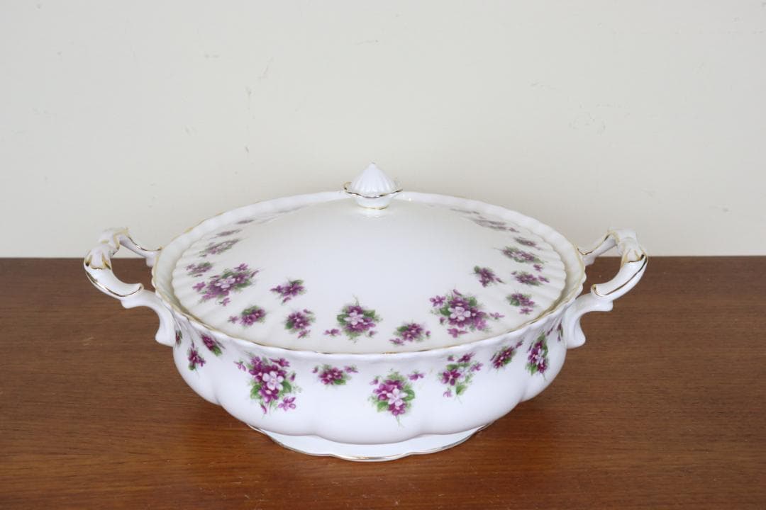 お値下げ　ロイヤルアルバート　スウィートバイオレット　チュリーン　蓋付ボウル