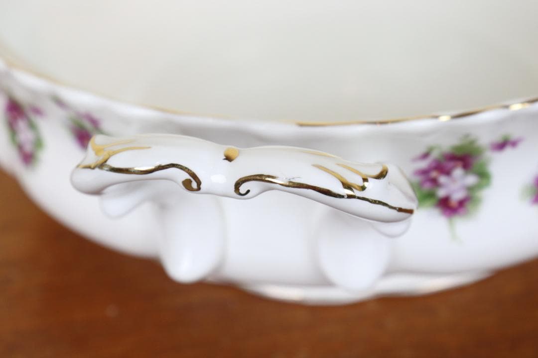 お値下げ　ロイヤルアルバート　スウィートバイオレット　チュリーン　蓋付ボウル