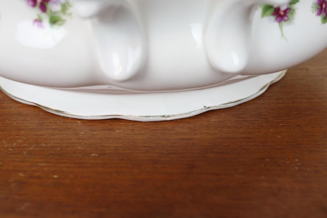 お値下げ　ロイヤルアルバート　スウィートバイオレット　チュリーン　蓋付ボウル