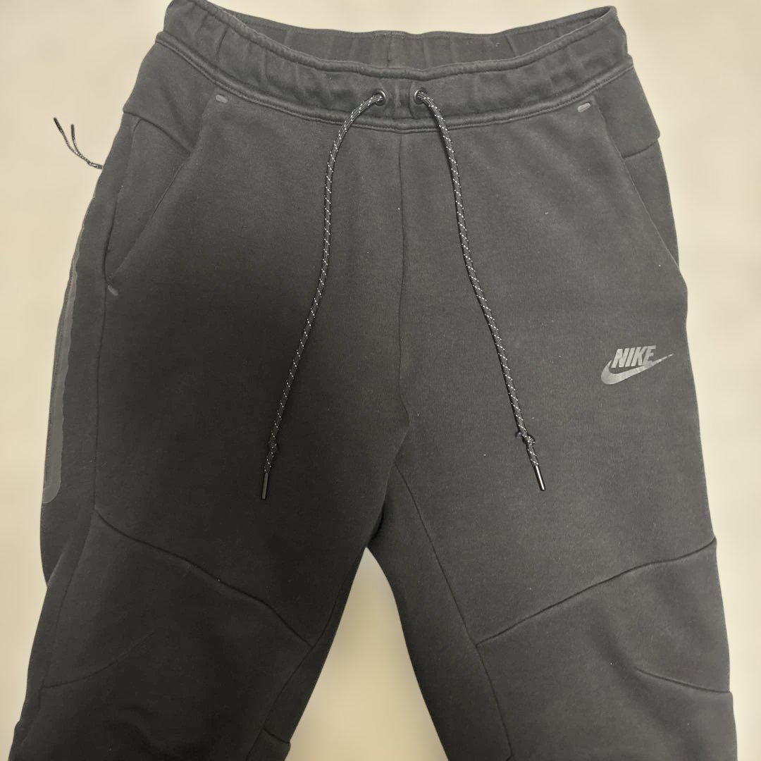 Nike ブラック テックフリースS & M