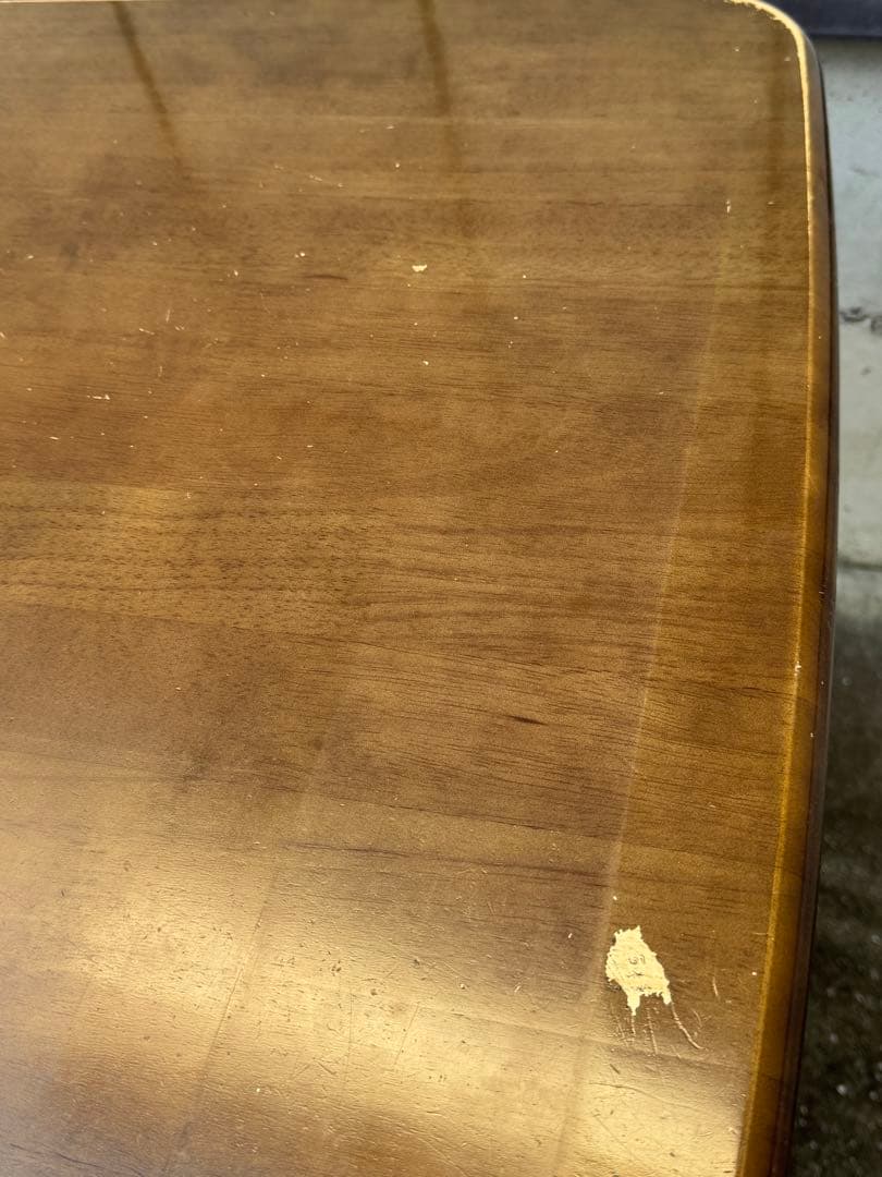 マレーシア製　ダイニングテーブル